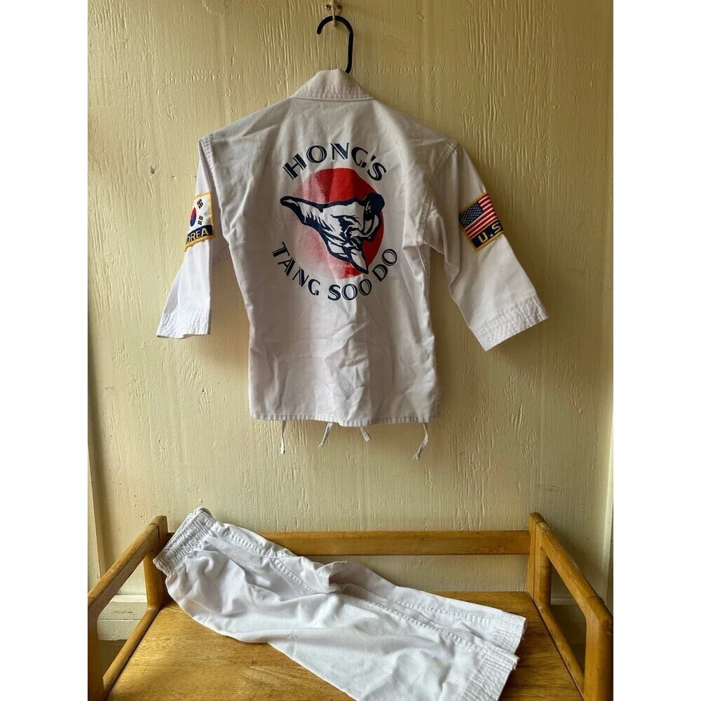 Hong’s Tang Soo Doo Karate boys size medium costume outfit